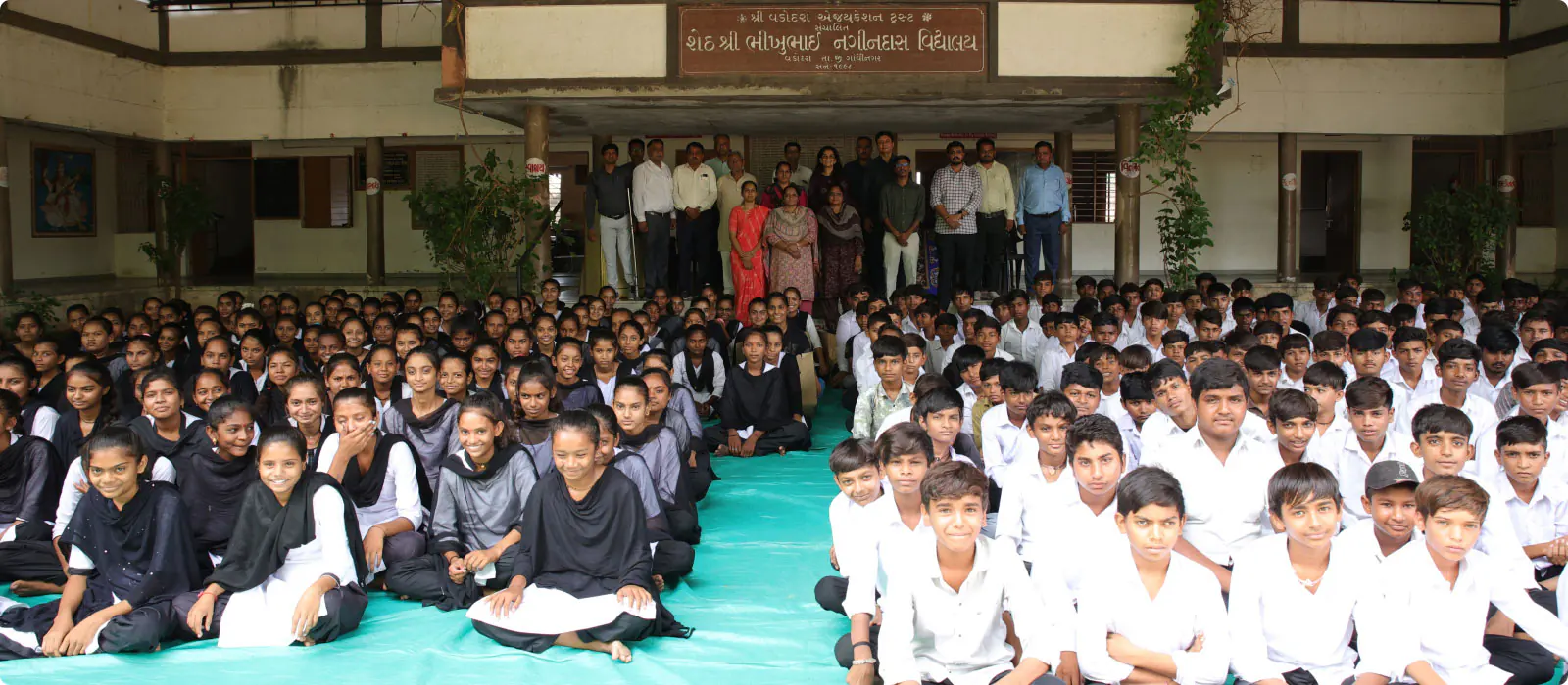 Students at Bhikhoobhai Nagindas Vidhyalaya